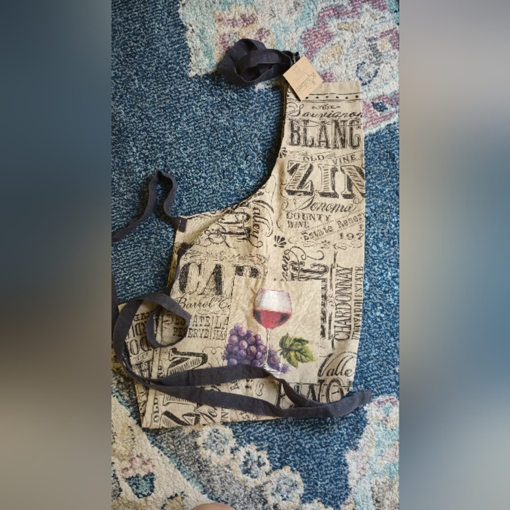 BNWT Wine Apron